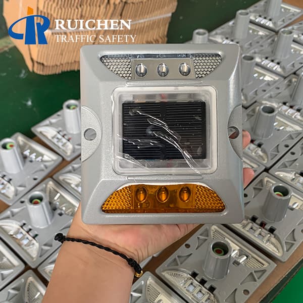 <h3>synchronized reflective road stud with shank company-RUICHEN </h3>
